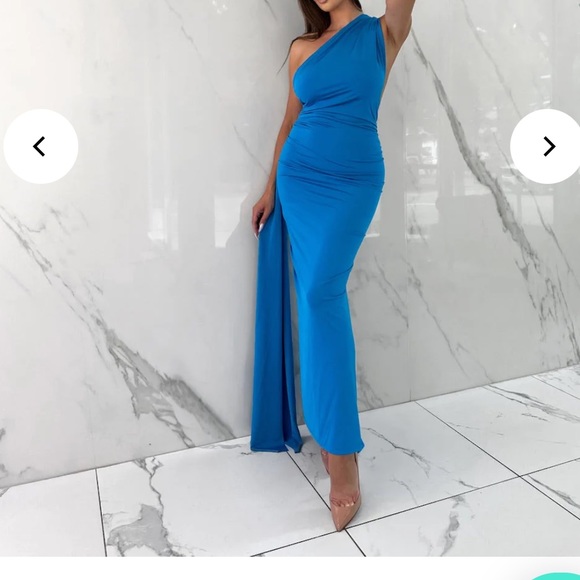 BLUE EVENING GOWN - Picture 2 of 3